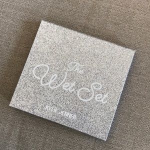 Kylie Cosmetics “The Wet Set” Highlighter Palette